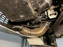 Lade das Bild in den Galerie-Viewer, Bremsenkühlung Set passend für ein BMW E90 E92 M3 & 1er M Coupe