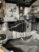 Lade das Bild in den Galerie-Viewer, Lufteinlässe zur Bremsenkühlung passend für ein BMW G20 G21 und G42 mit M-Paket