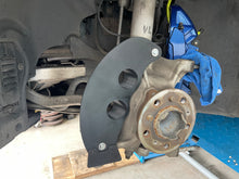 Lade das Bild in den Galerie-Viewer, Bremsenkühlung Set passend für ein BMW der G-Reihe M2 M3 M4