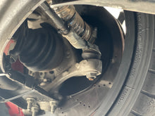 Lade das Bild in den Galerie-Viewer, Lufteinlässe zur Bremsenkühlung passend für ein Audi RS3 und TTRS