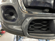 Lade das Bild in den Galerie-Viewer, Bremsenkühlung Set passend für ein MINI F56 Cooper S / JCW