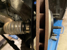 Lade das Bild in den Galerie-Viewer, Bremsenkühlung Set passend für ein BMW M3 & M4 F80/F82