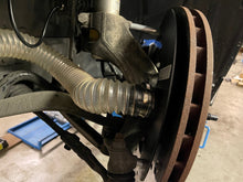 Lade das Bild in den Galerie-Viewer, Bremsenkühlung Set passend für ein BMW M3 & M4 F80/F82