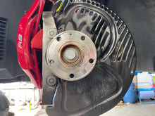 Lade das Bild in den Galerie-Viewer, Lufteinlässe zur Bremsenkühlung passend für ein Audi RS3 und TTRS