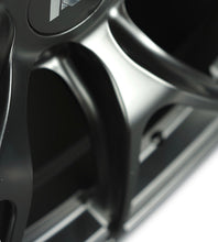 Lade das Bild in den Galerie-Viewer, RacingDivision Felgen Pista 18" BMW M SPEC