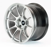 Lade das Bild in den Galerie-Viewer, RacingDivision Felgen VR5 18" BMW M SPEC