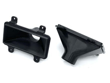 Lade das Bild in den Galerie-Viewer, Lufteinlässe zur Bremsenkühlung passend für ein BMW E30 vor Facelift (VFL)