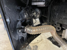 Lade das Bild in den Galerie-Viewer, Lufteinlässe zur Bremsenkühlung passend für ein BMW E87 E82 mit M-Paket