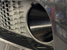 Lade das Bild in den Galerie-Viewer, Lufteinlässe zur Bremsenkühlung passend für ein BMW E87 E82 mit M-Paket