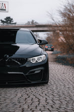 Lade das Bild in den Galerie-Viewer, Lufteinlässe zur Bremsenkühlung passend für ein BMW M3 & M4 (F80/F82) GT4-Edition