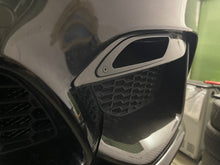 Lade das Bild in den Galerie-Viewer, Lufteinlässe zur Bremsenkühlung passend für ein BMW M3 & M4 (F80/F82) GT4-Edition