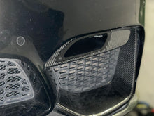 Lade das Bild in den Galerie-Viewer, Lufteinlässe zur Bremsenkühlung passend für ein BMW M3 & M4 (F80/F82) GT4-Edition