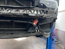 Lade das Bild in den Galerie-Viewer, Lufteinlässe zur Bremsenkühlung passend für ein BMW M3 & M4 (F80/F82)