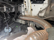 Lade das Bild in den Galerie-Viewer, Lufteinlässe zur Bremsenkühlung passend für ein BMW F20 F21 LCI mit M-Paket (M135i M140i)