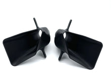 Lade das Bild in den Galerie-Viewer, Lufteinlässe zur Bremsenkühlung passend für ein BMW F20 F21 LCI mit M-Paket (M135i M140i)