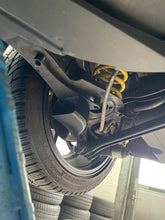 Lade das Bild in den Galerie-Viewer, Lufteinlässe zur Bremsenkühlung an der Hinterachse passend für ein MINI F56 (Cooper S / JCW)
