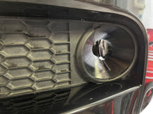 Lade das Bild in den Galerie-Viewer, Lufteinlässe zur Bremsenkühlung passend für ein BMW E87 E82 mit M-Paket
