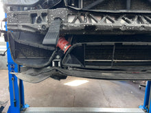 Lade das Bild in den Galerie-Viewer, Lufteinlässe zur Bremsenkühlung passend für ein BMW M3 &amp; M4 (F80/F82)
